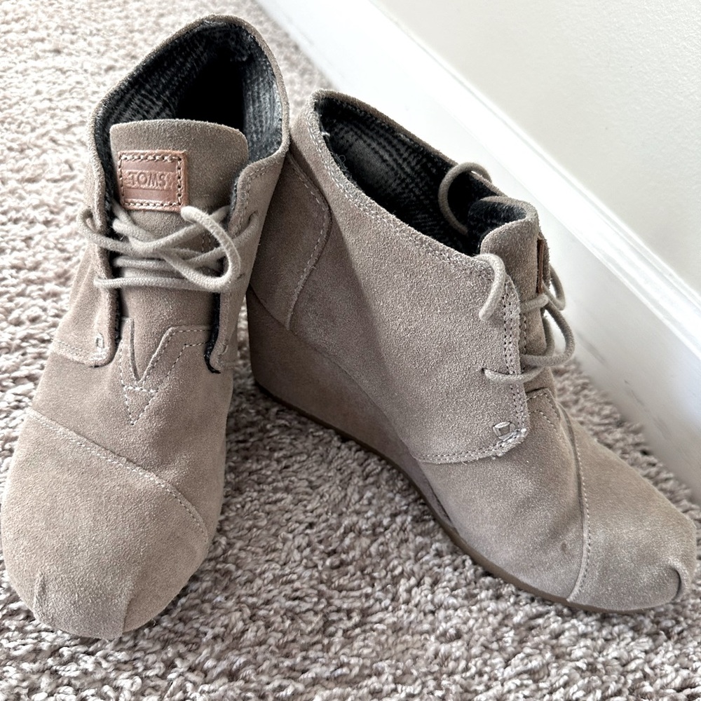 TOMS Booties size 7